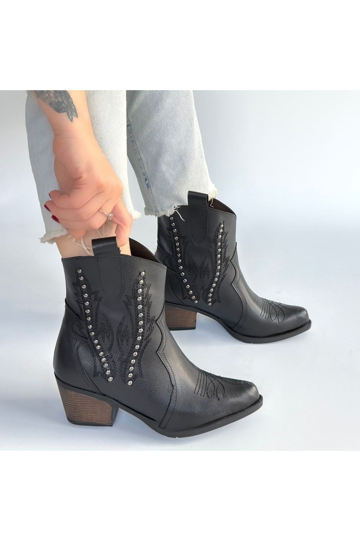 Matin Siyah Cilt Topuklu Bot