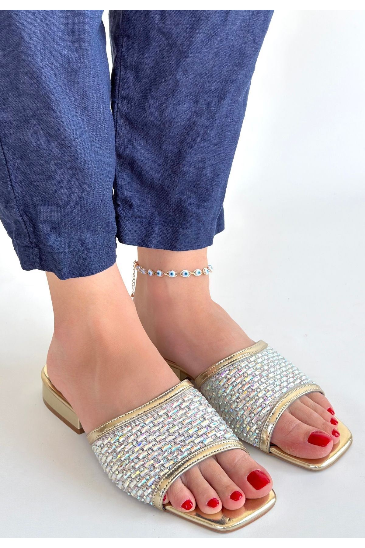 Ortu Gold Cilt İşlemeli Terlik