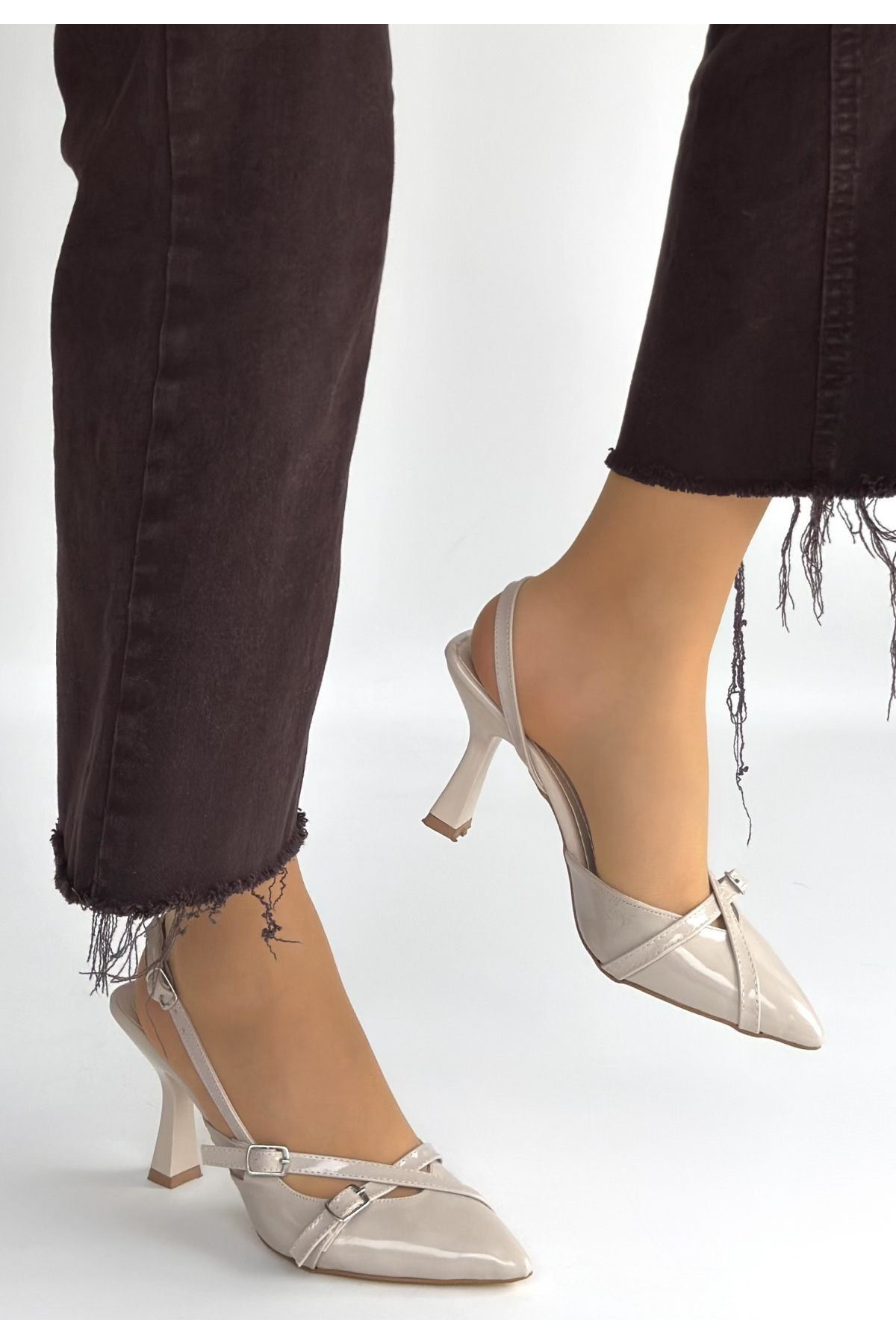 Tetti Bej Rugan Topuklu Ayakkabı