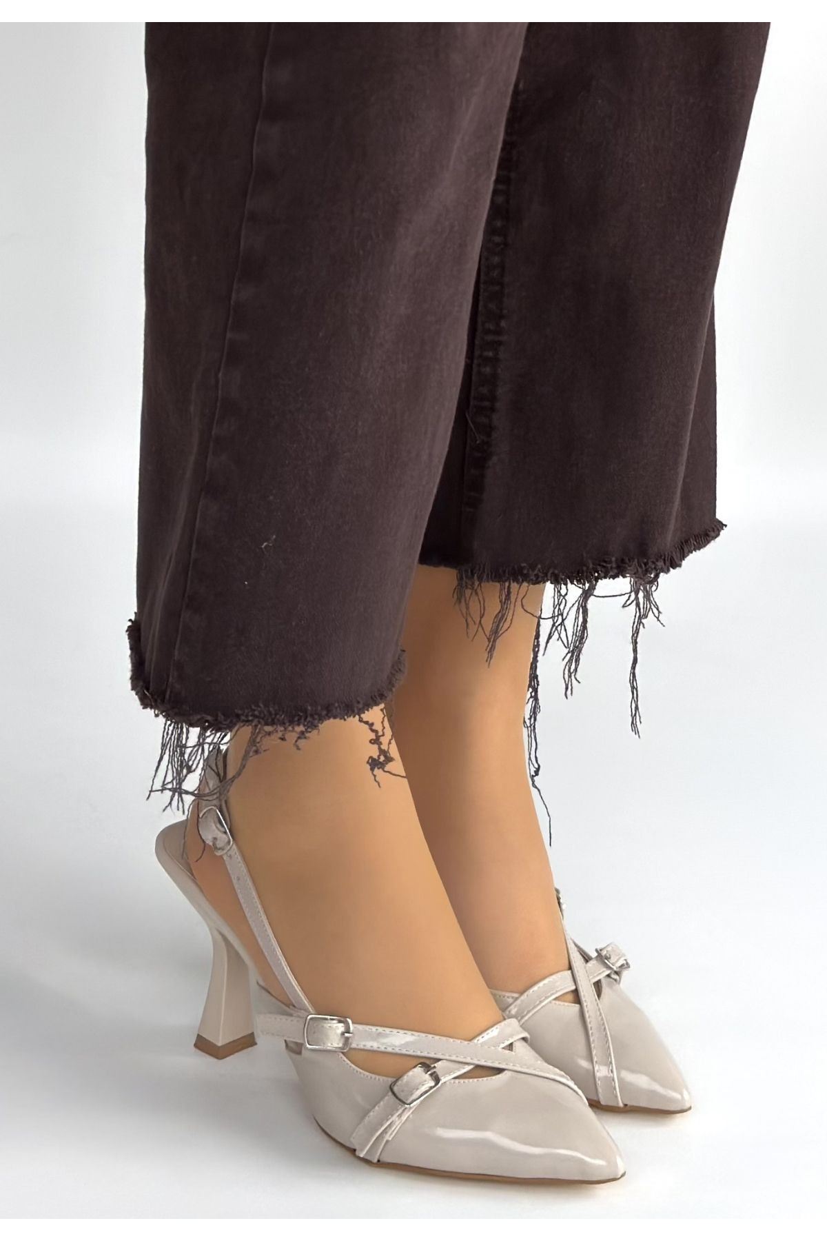 Tetti Bej Rugan Topuklu Ayakkabı