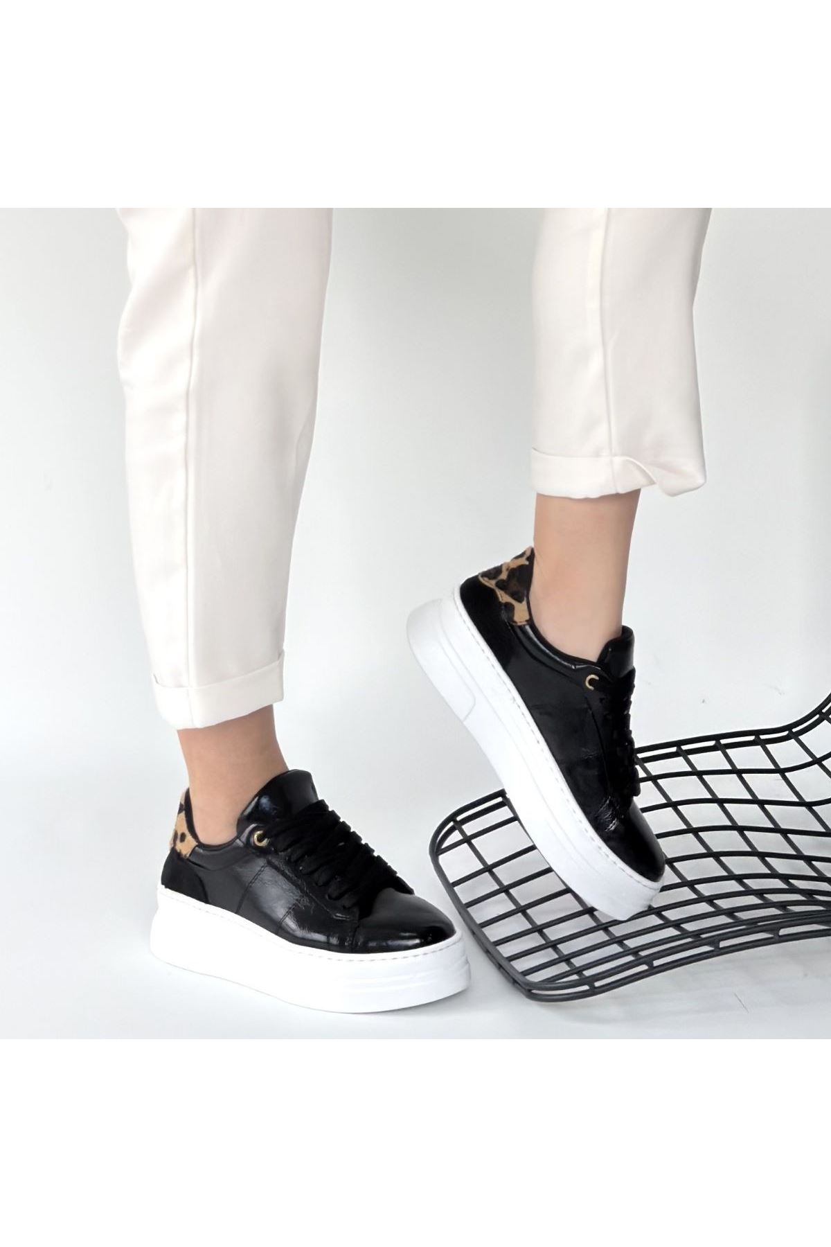 Jetan Siyah Rugan Bağcıklı Spor Ayakkabı