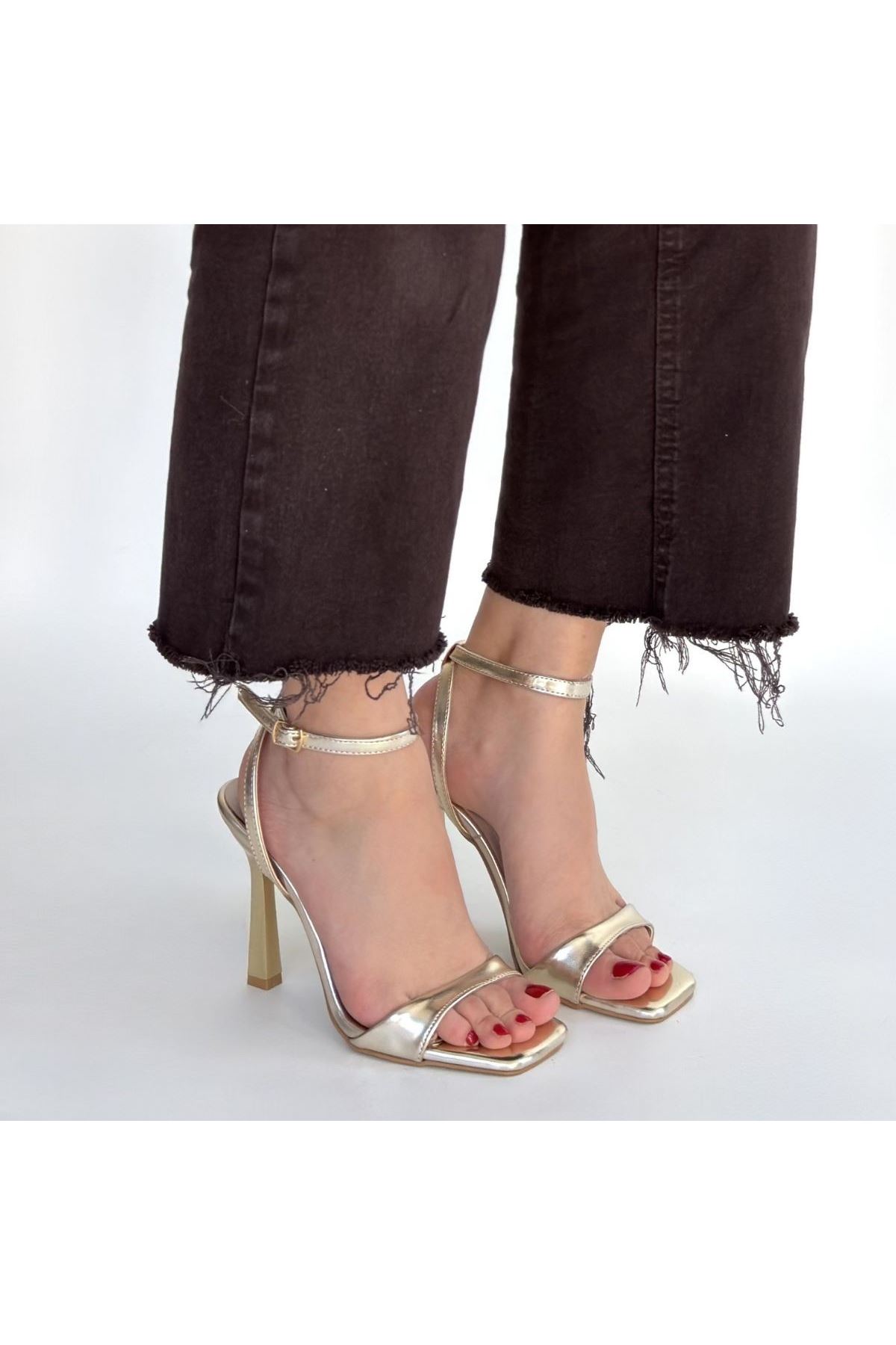 Jowin Gold Rugan Topuklu Bilekten Kemerli Ayakkabı