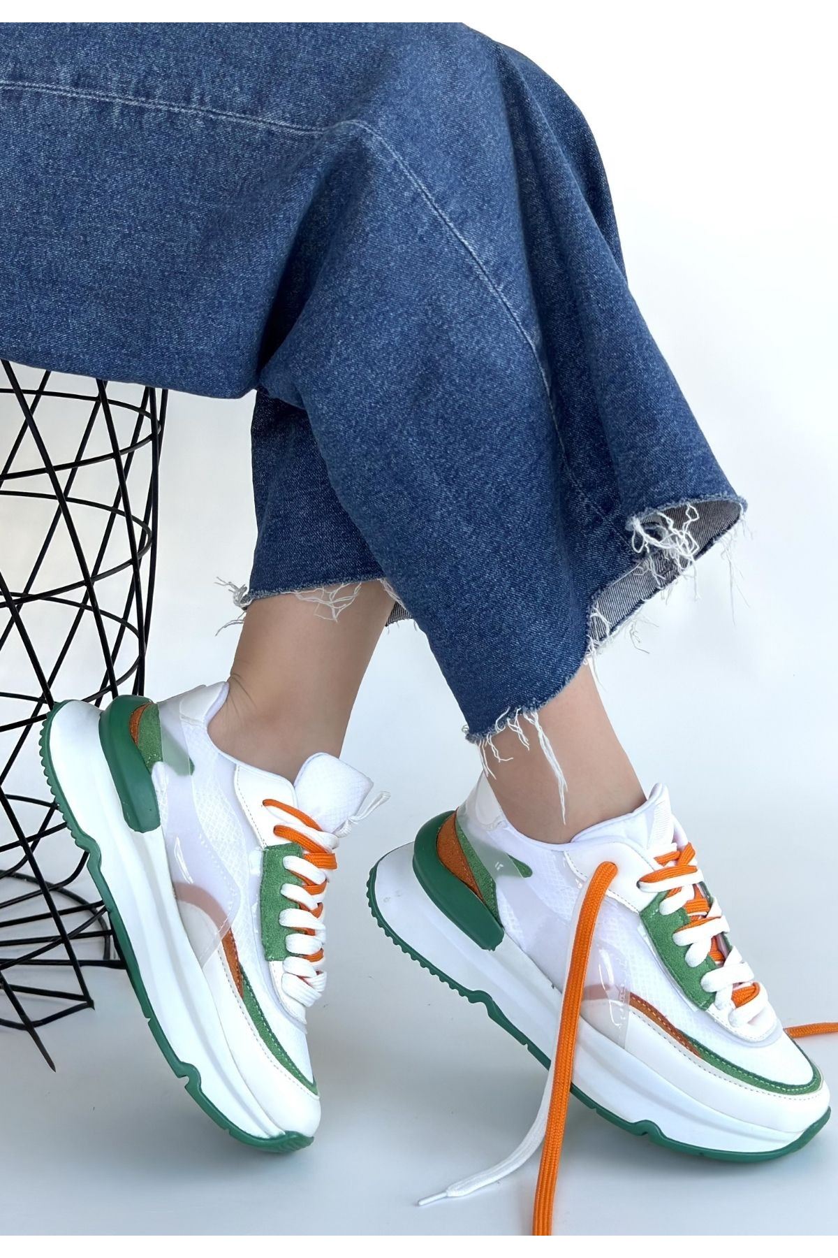 Aleh Beyaz Cilt Yeşil Detaylı Çift Bağcıklı Spor Ayakkabı