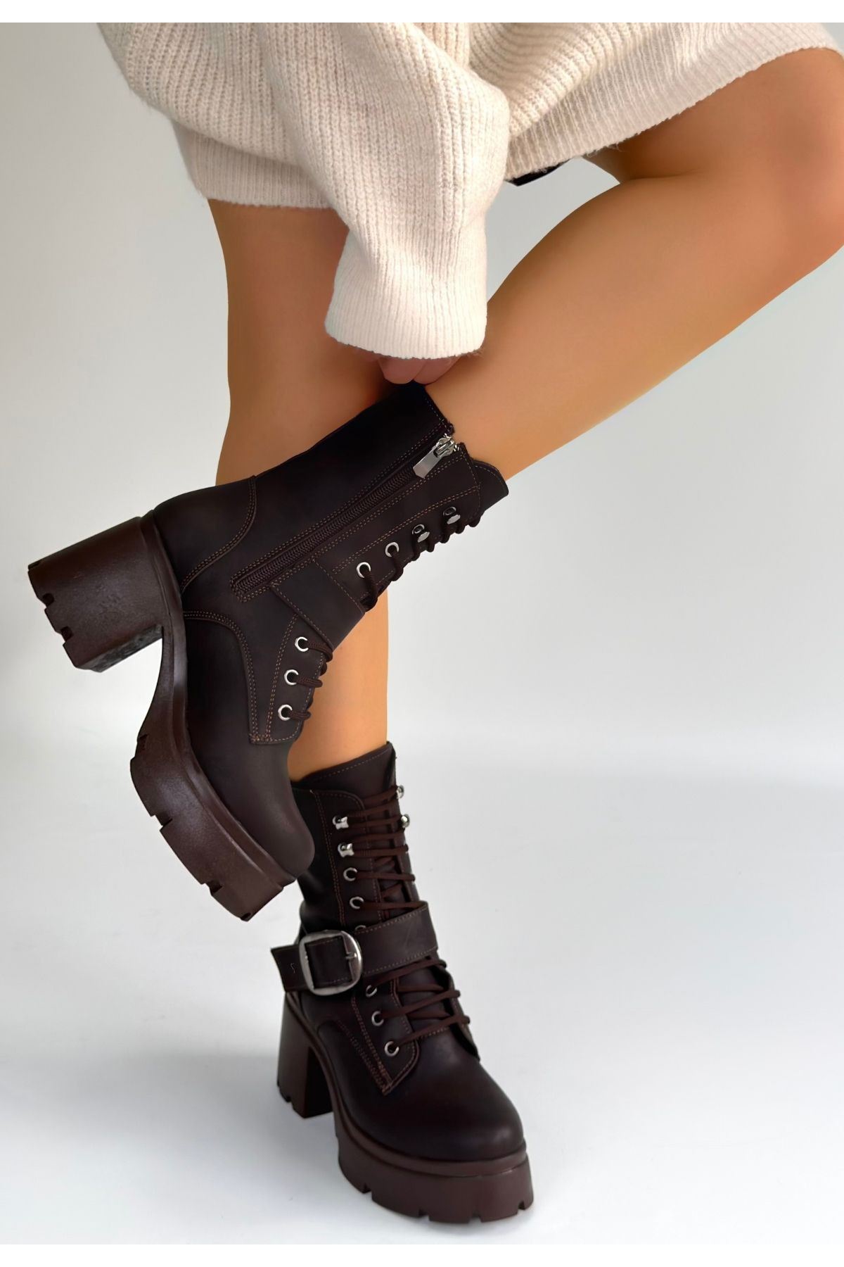 Linma Acı Kahve Cilt Bağcıklı Topuklu Bot