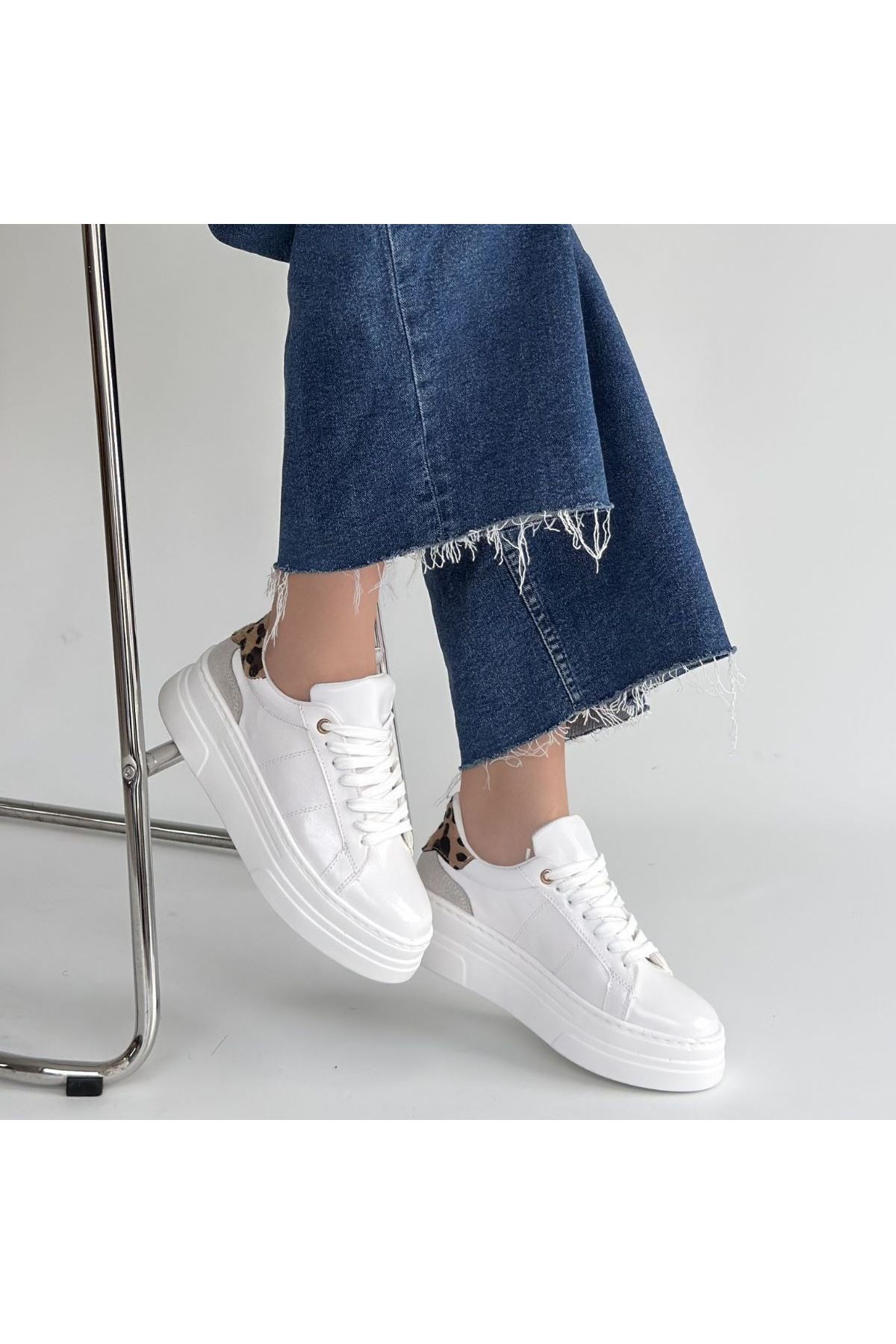 Jetan Beyaz Rugan Bağcıklı Spor Ayakkabı