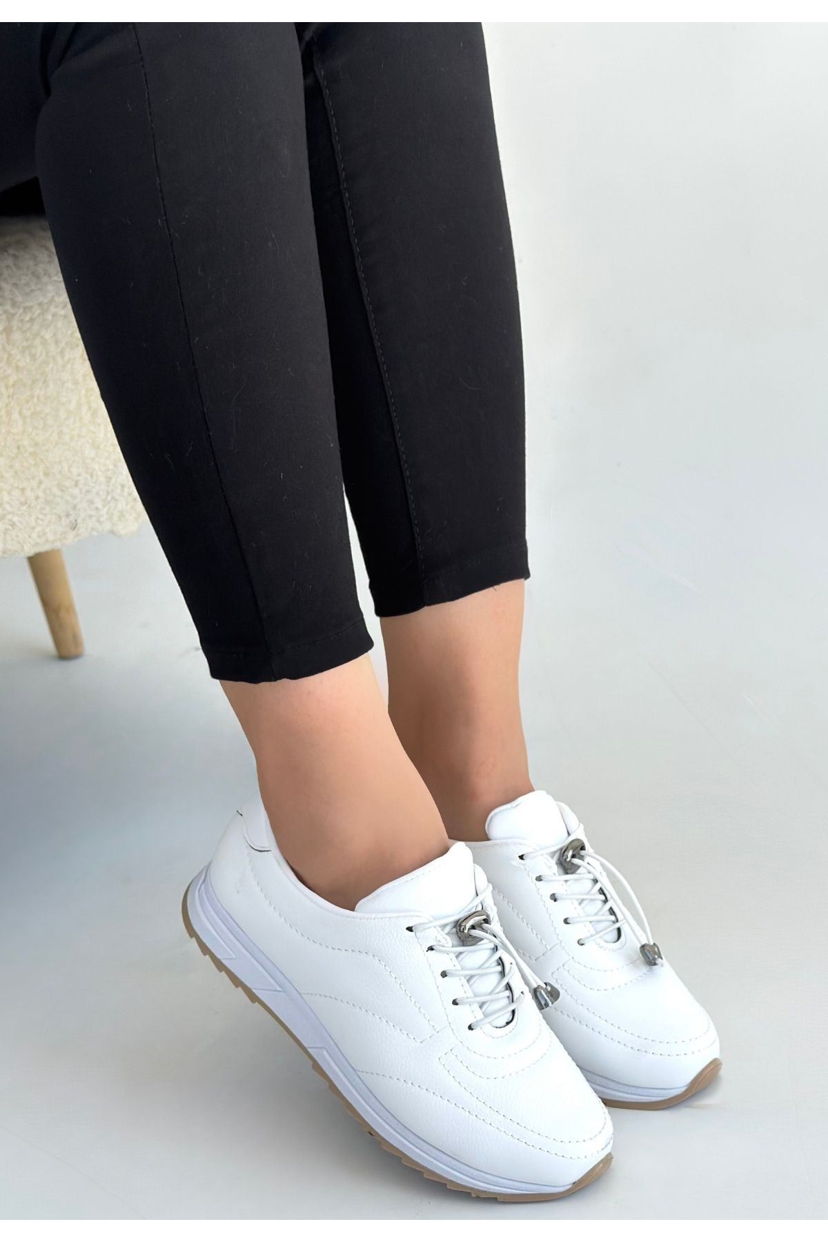 Finna Beyaz Cilt Bağcıklı Spor Ayakkabı