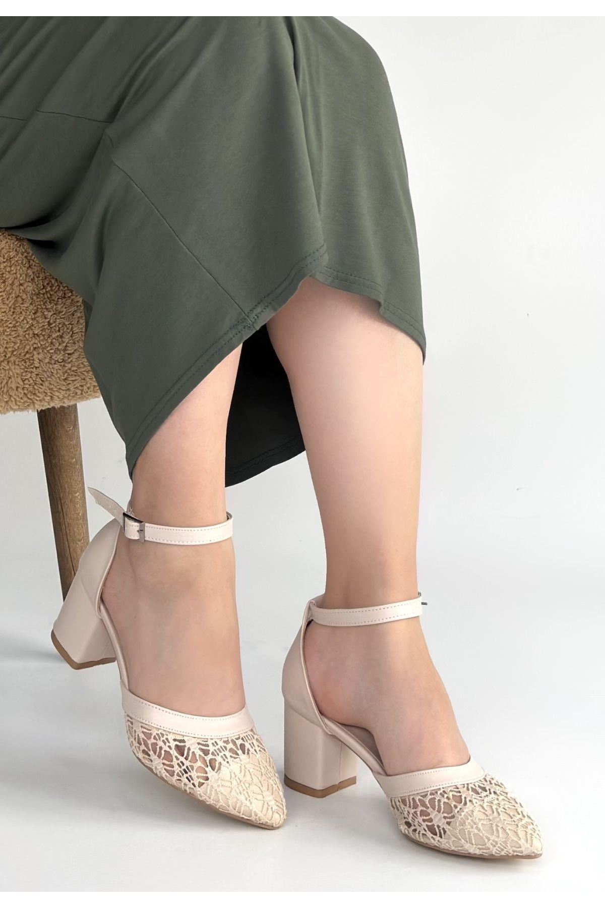Dmop Bej Cilt Tül Detaylı Topuklu Ayakkabı