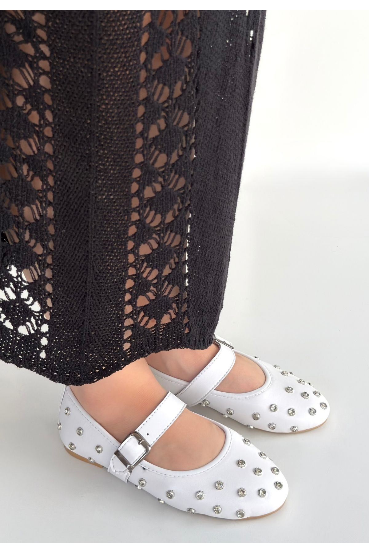 Ritta Beyaz Cilt Kemerli Babet Ayakkabı