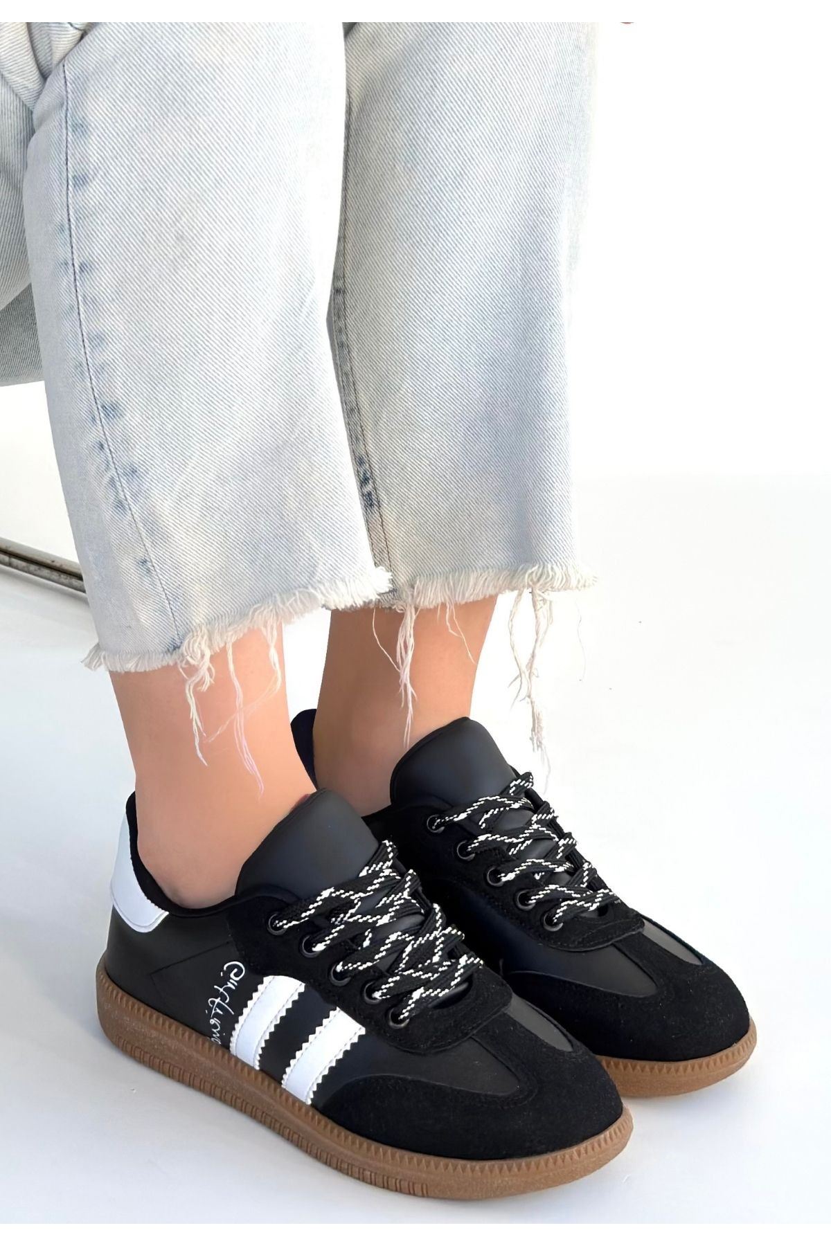 Zerti Siyah Cilt Bağcıklı Spor Ayakkabı