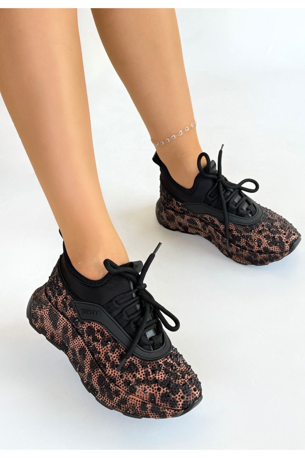 Rimay Kahverengi Leopar Boncuk İşlemeli Spor Ayakkabı