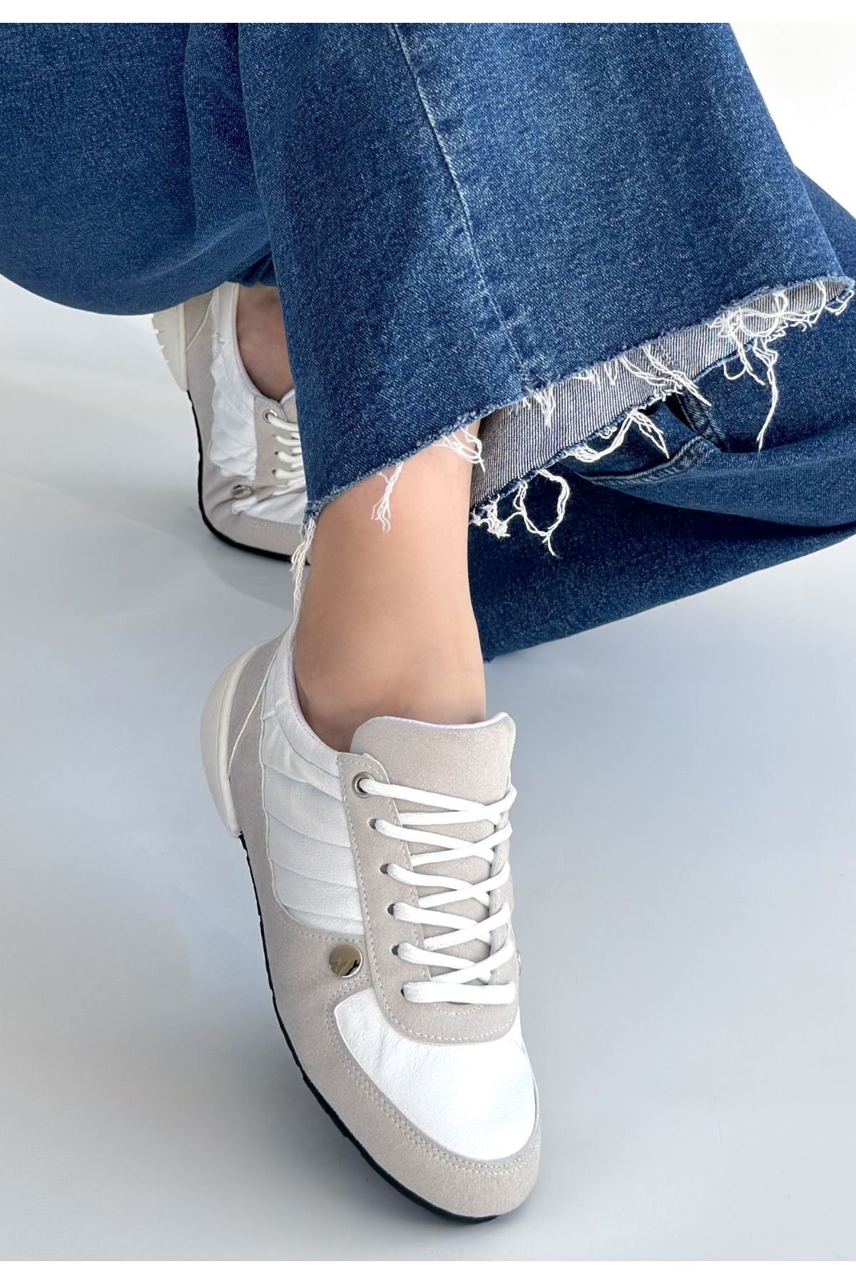 Jawen Gri Nubuk Beyaz Detaylı Spor Ayakkabı