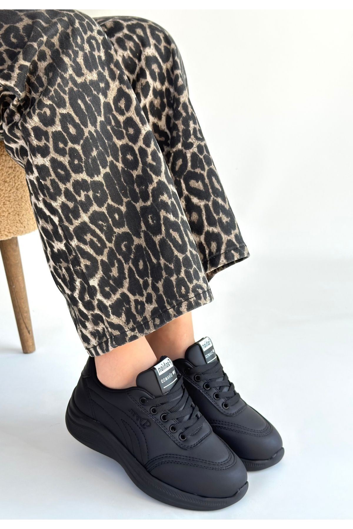 Yejja Siyah Cilt Bağcıklı Spor Ayakkabı