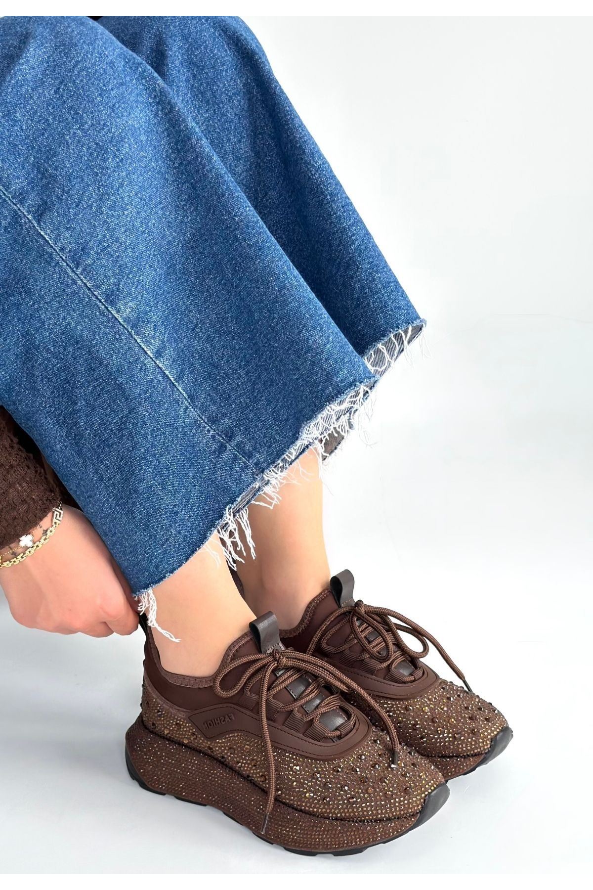 Rimay Kahverengi Cilt Boncuk İşlemeli Spor Ayakkabı