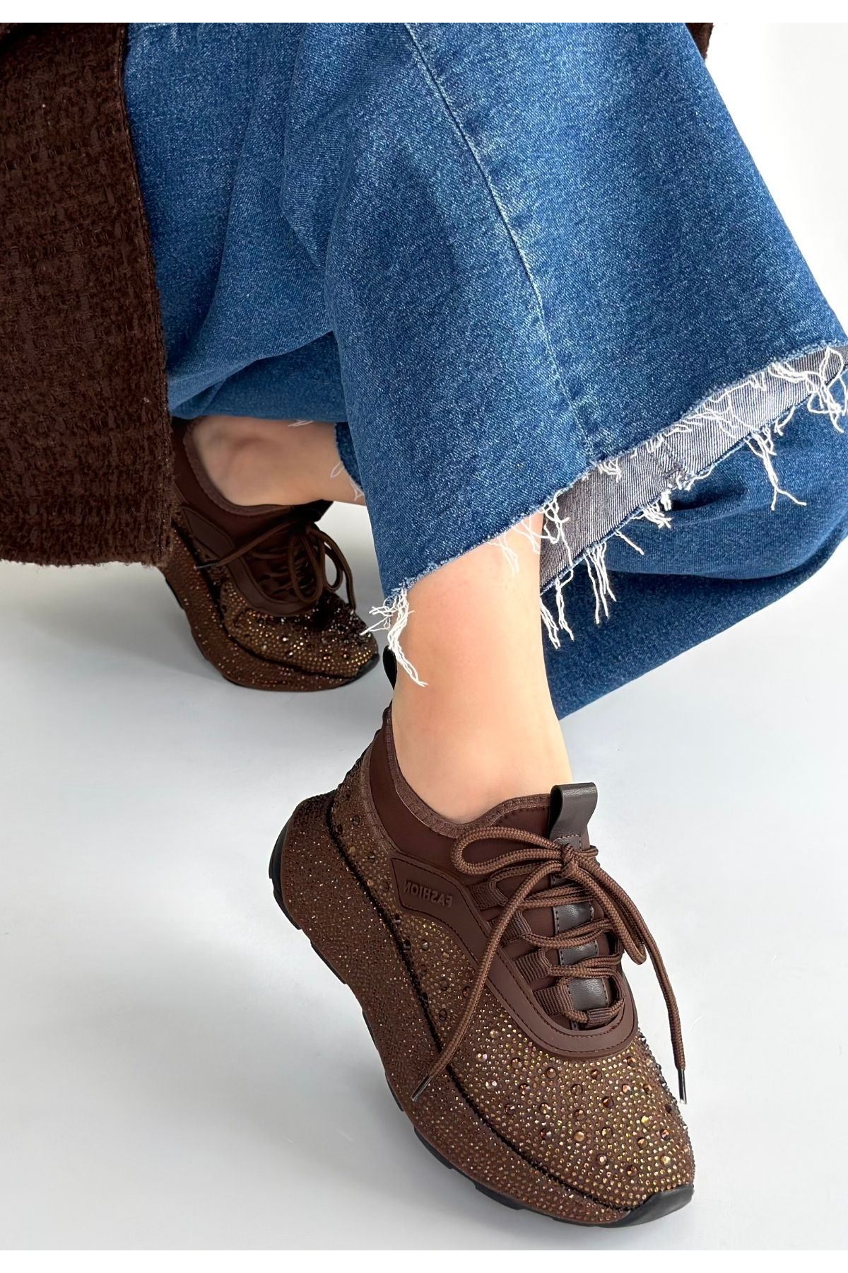 Rimay Kahverengi Cilt Boncuk İşlemeli Spor Ayakkabı