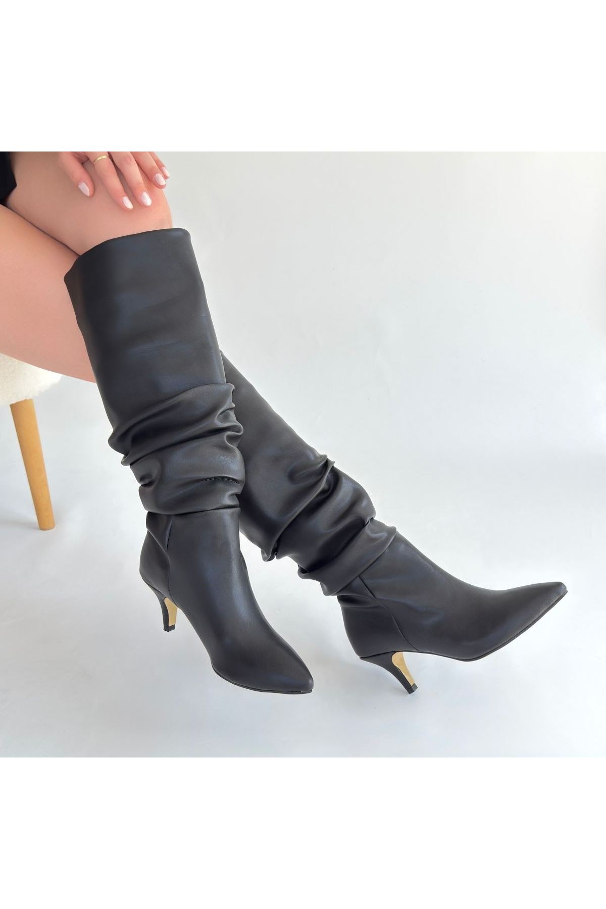 Zelya Siyah Cilt Topuklu Çizme
