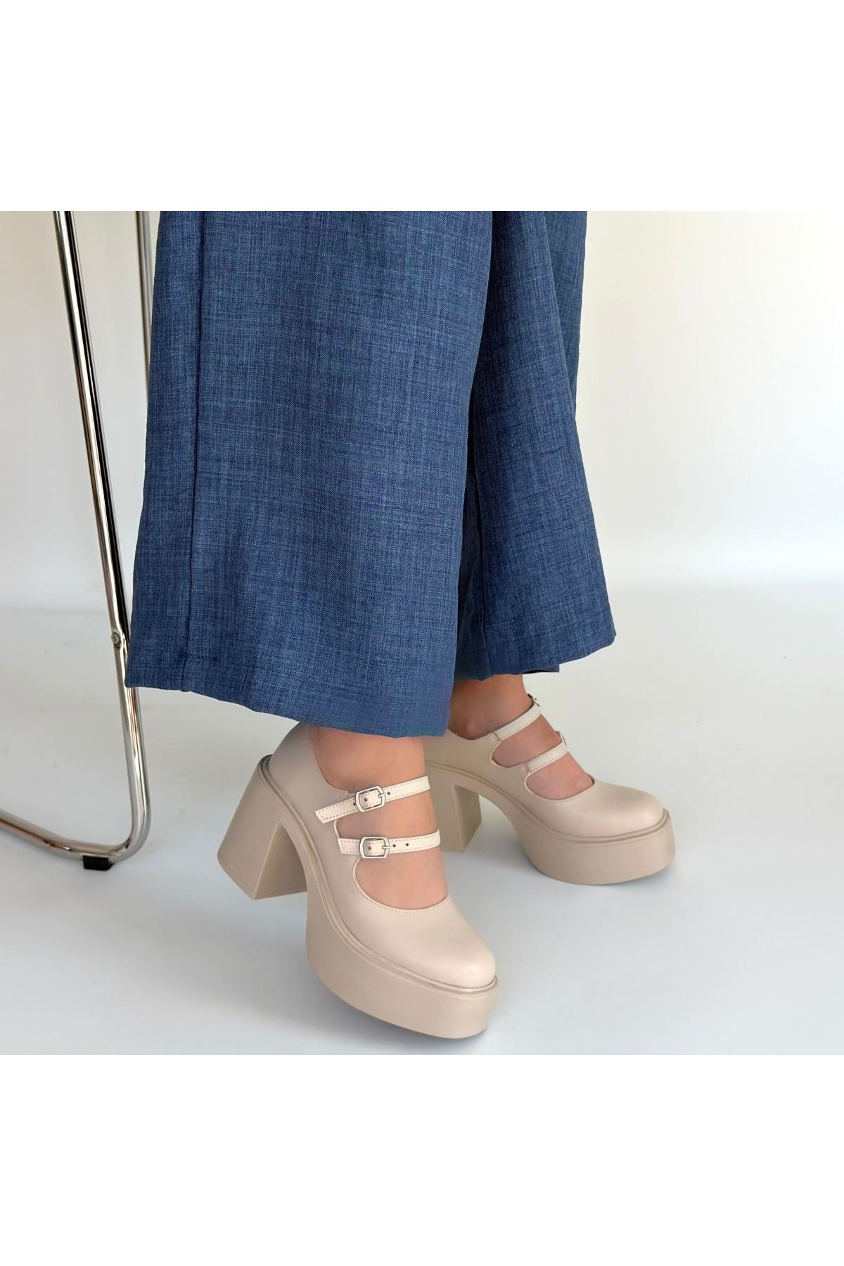 Jarlo Bej Cilt Dolgu Topuk Ayakkabı