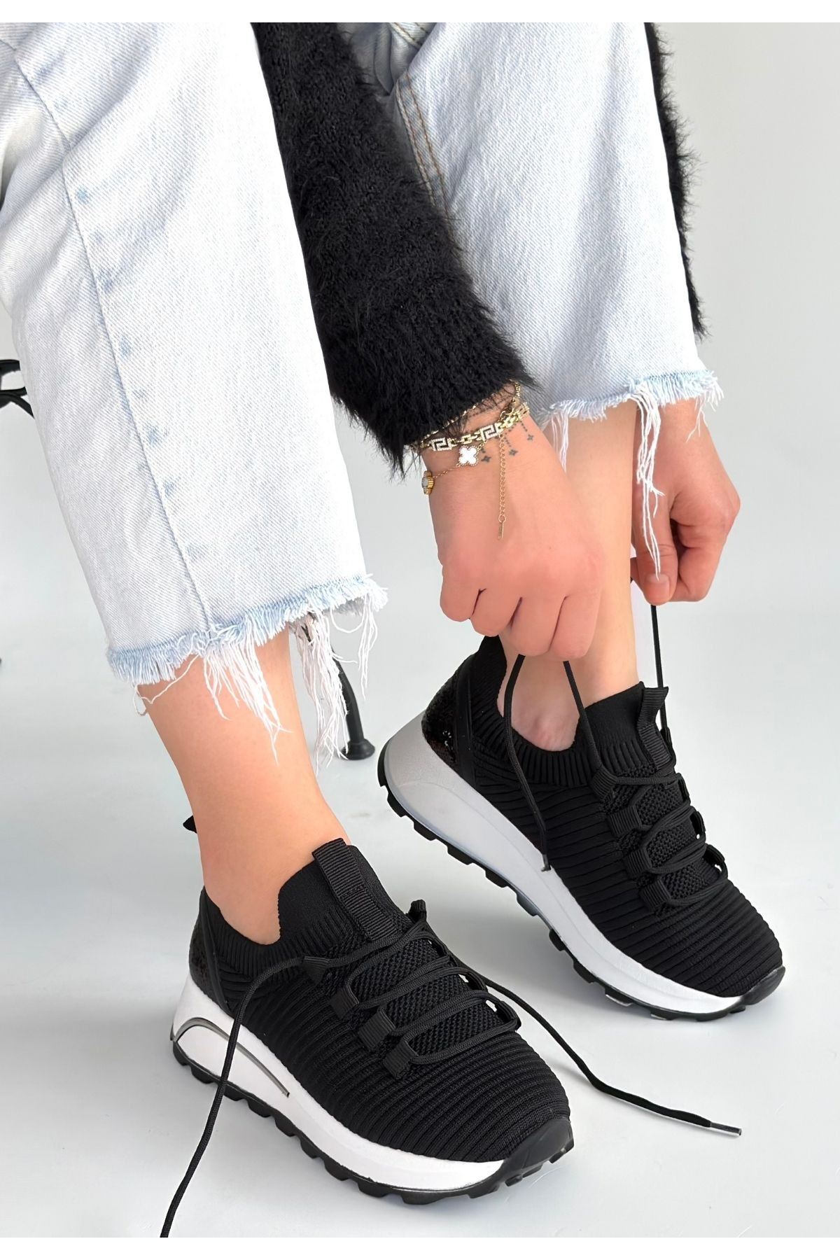 Feort Siyah Triko Bağcıklı Spor Ayakkabı