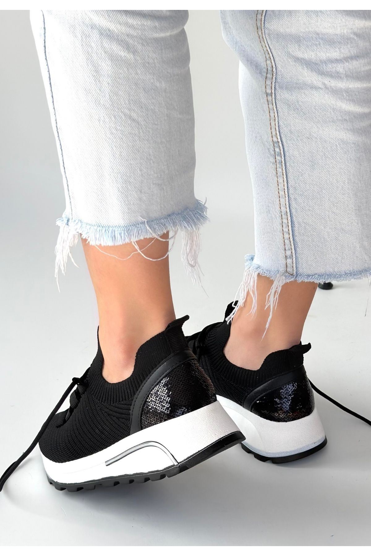 Feort Siyah Triko Bağcıklı Spor Ayakkabı
