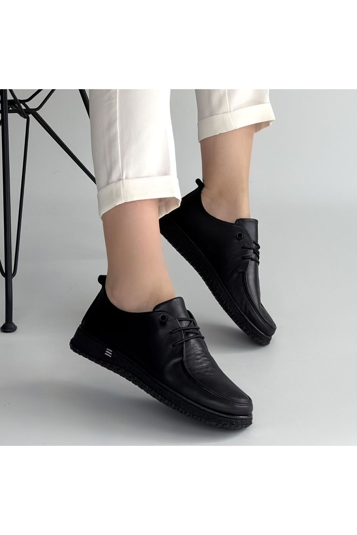 Mopin Siyah Deri Bağcıklı Spor Ayakkabı