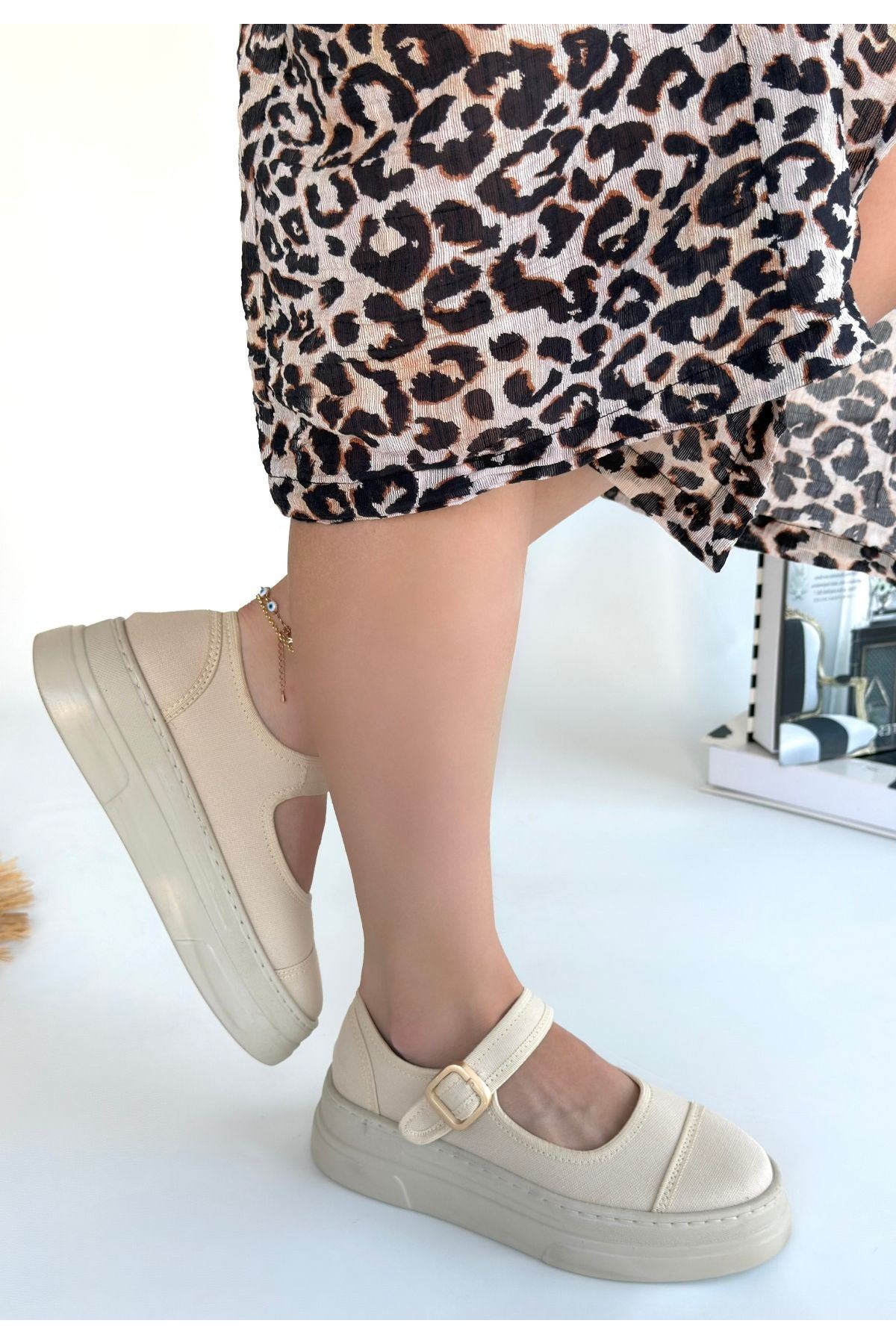 Lunni Bej Keten Spor Ayakkabı