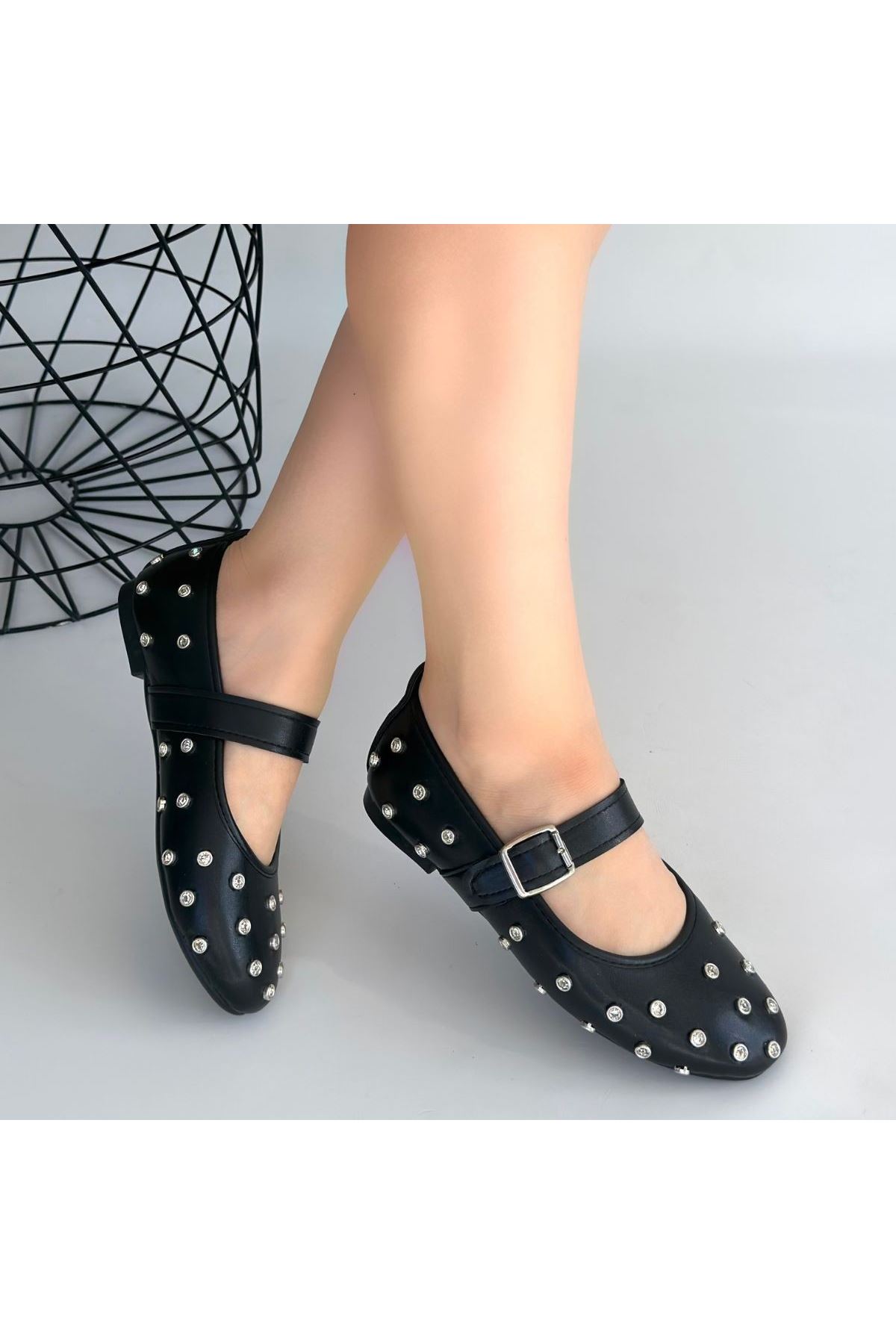 Ritta Siyah Cilt Kemerli Babet Ayakkabı