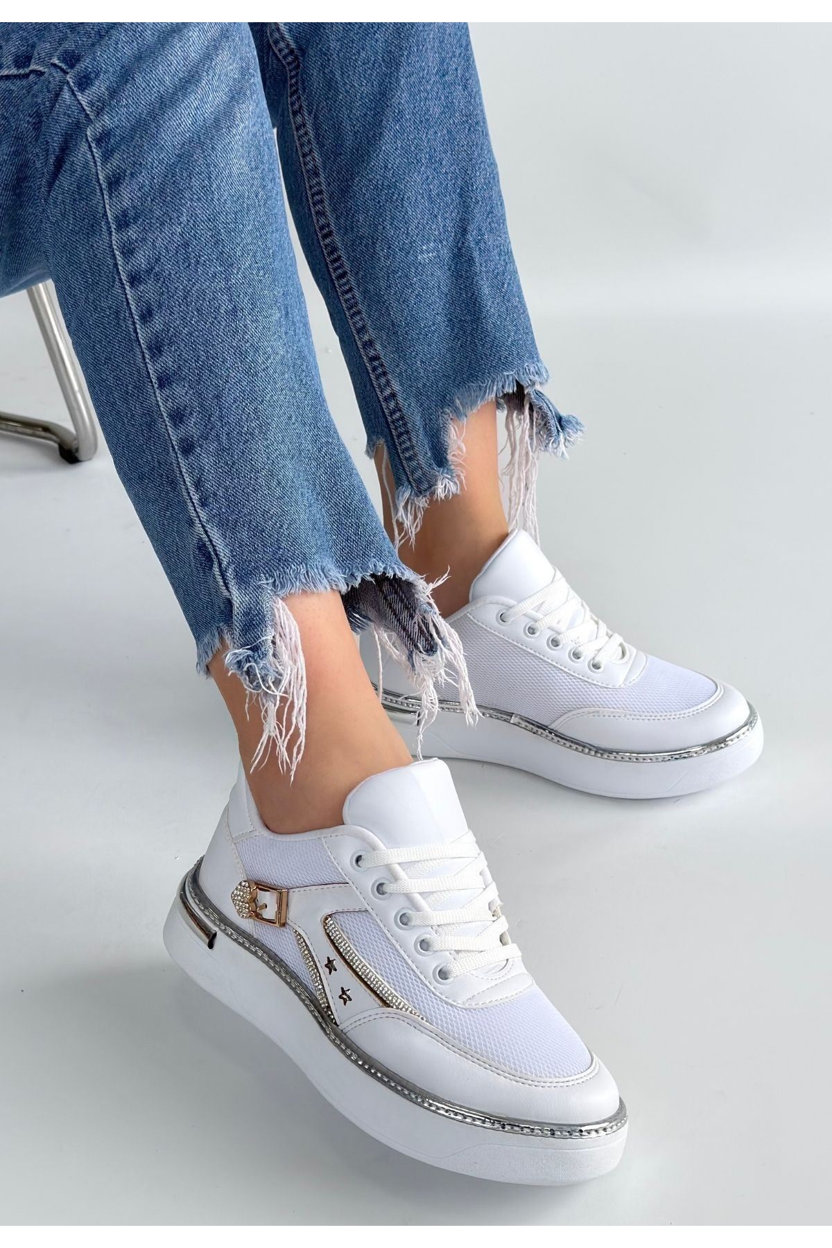 Junda Beyaz Cilt Bağcıklı Spor Ayakkabı