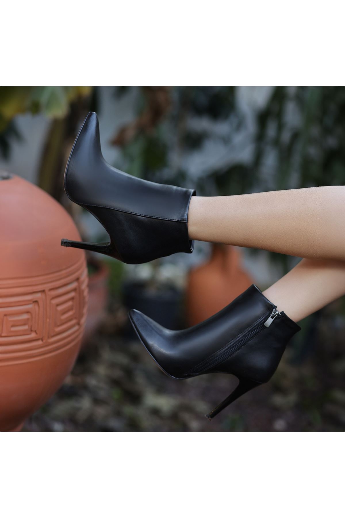 Blan Siyah Cilt Topuklu Bot