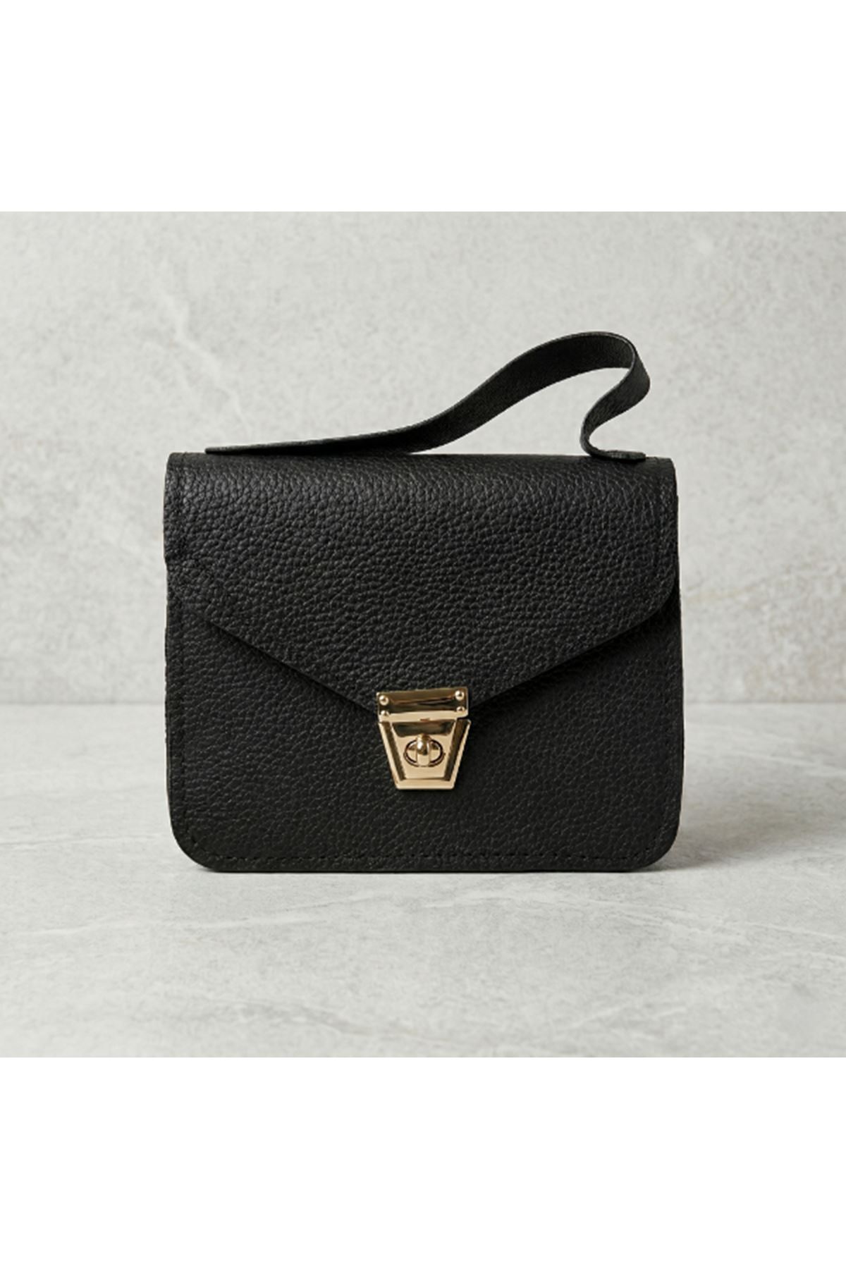 Siyah Kutu El Çantası
