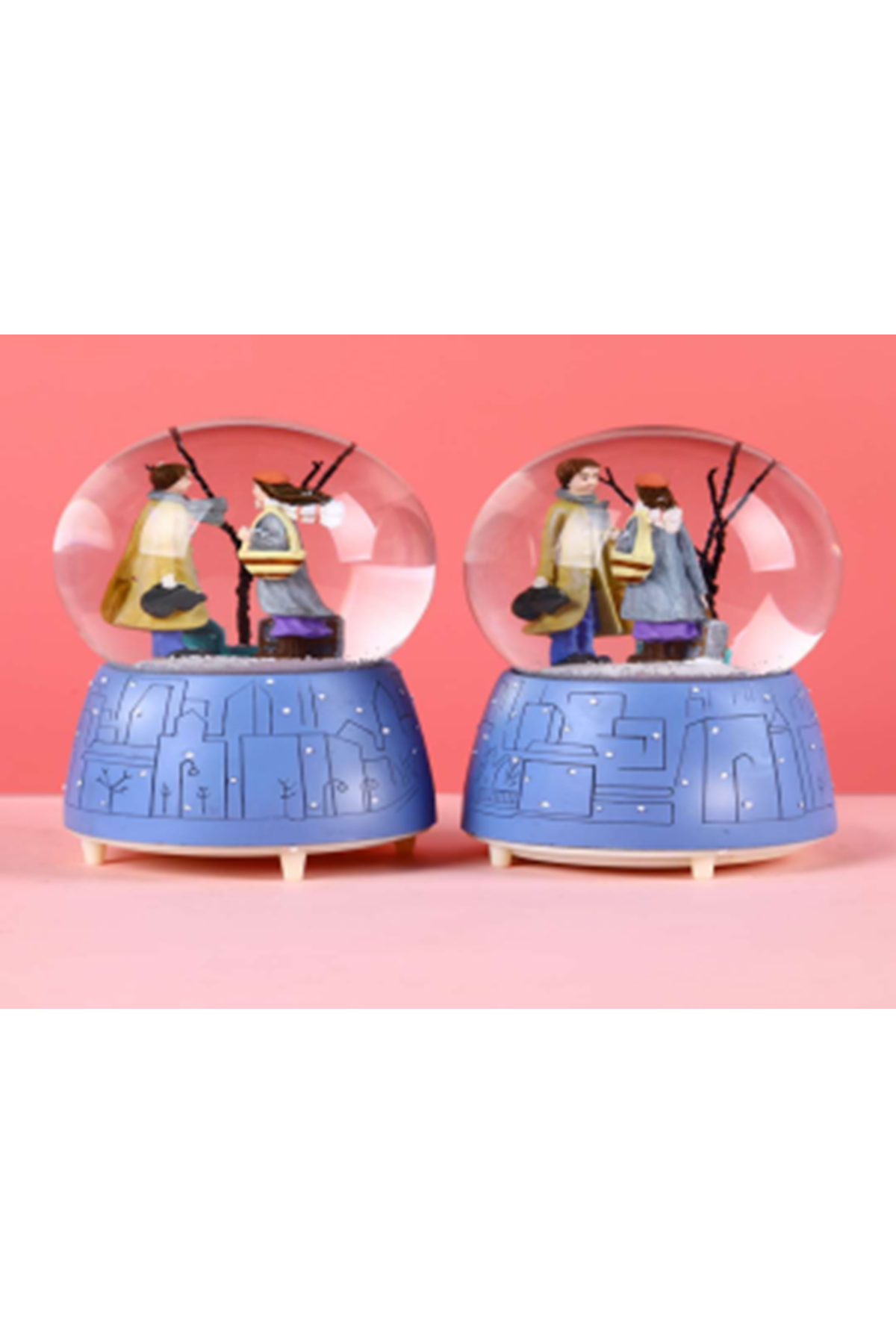 IŞIKLI MÜZIKLI KAR KÜRESI ORTA BOY