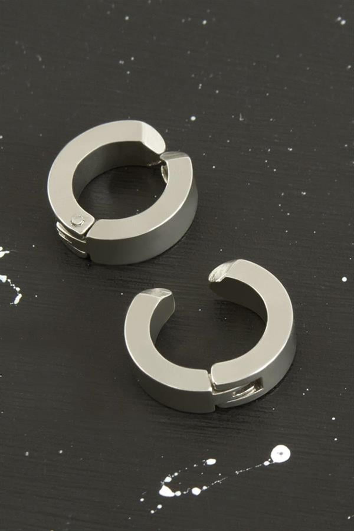 Gümüş Renkli Kıstırmalı Erkek Çelik Küpe 1,5 cm - Gümüş Rengi