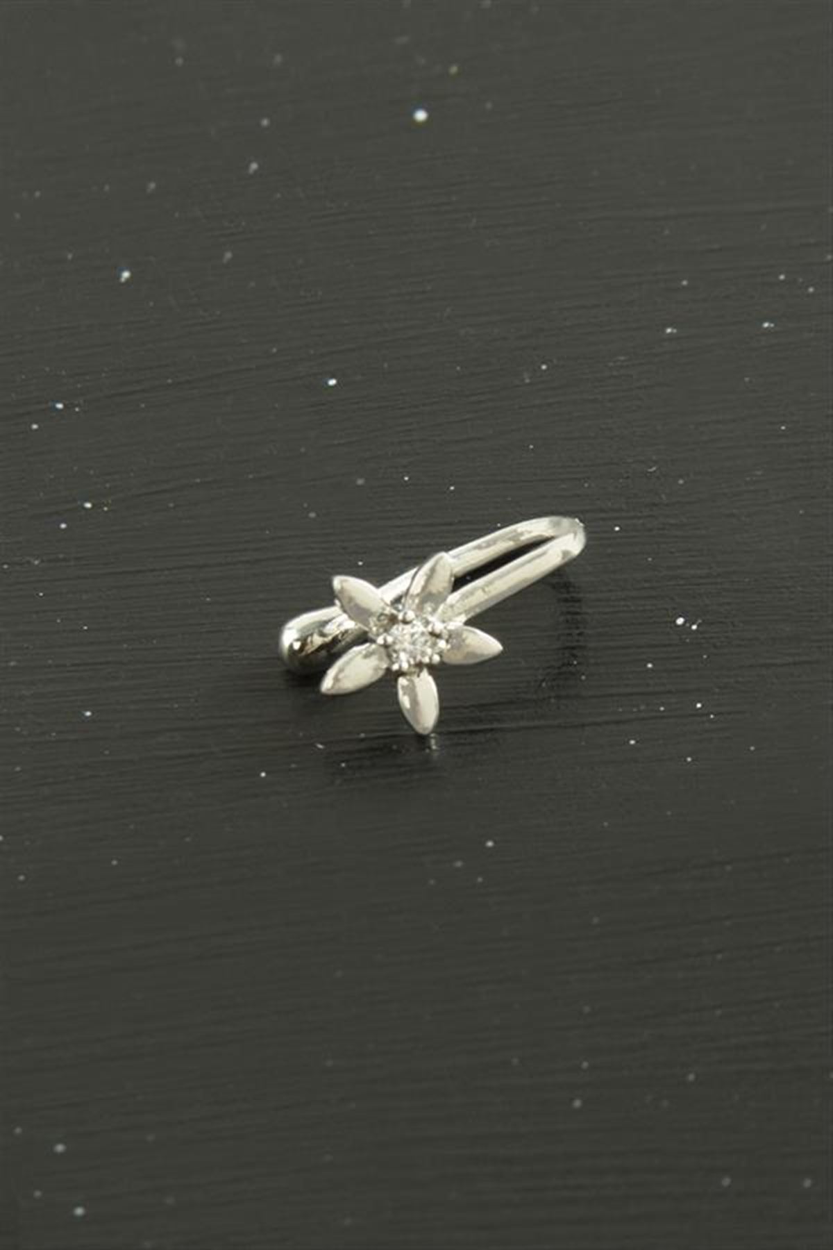 Çiçek Tragus Zirkon Taşlı Piercing 1 Adet - Gümüş Rengi