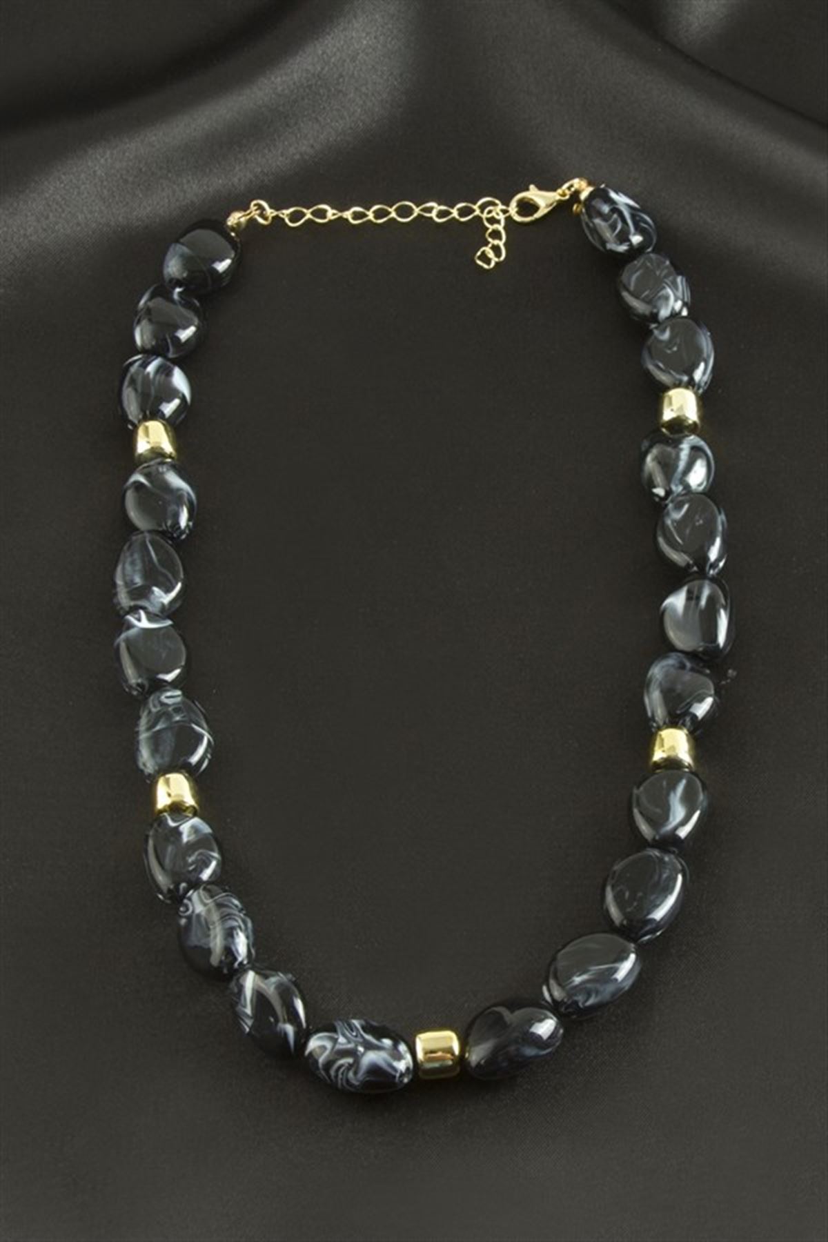 Zr Model Oval Plastik Kolye - Siyah