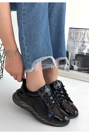 Piona Siyah Rugan Gri Tabanlı Spor Ayakkabı