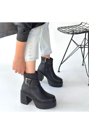 Lonji Siyah Cilt Topuklu Bot