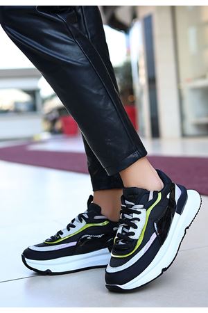 Aleh Siyah Cilt Lila Detaylı Spor Ayakkabı