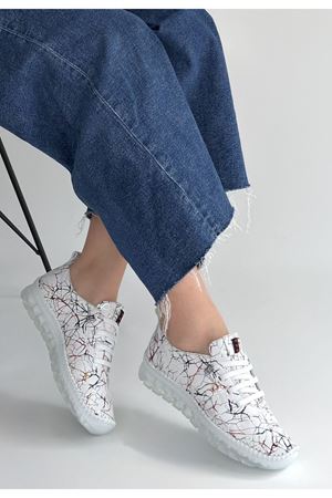 Kinte Beyaz Desenli Deri Bağcıklı Spor Ayakkabı