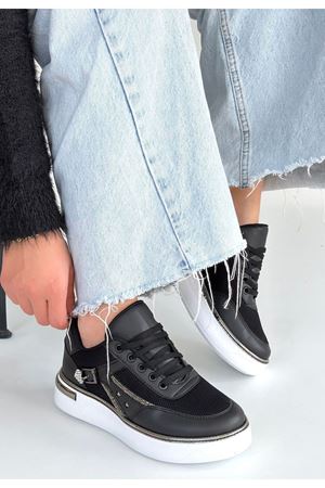 Junda Siyah Cilt Bağcıklı Spor Ayakkabı