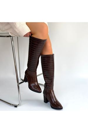 Morena Acı Kahve Desenli Rugan Topuklu Çizme