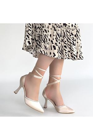 Tenja Bej Saten Bilekten Bağcıklı Topuklu Ayakkabı