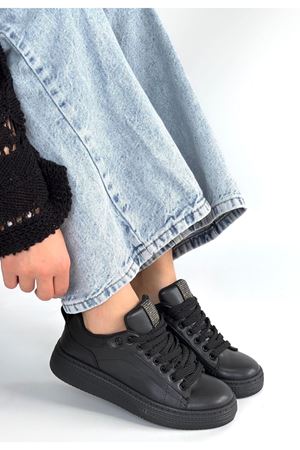 Yier Siyah Cilt Bağcıklı Spor Ayakkabı