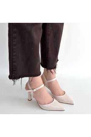 Suden Bej Rugan Topuklu Ayakkabı