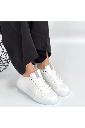 Yier Beyaz Cilt Bağcıklı Spor Ayakkabı