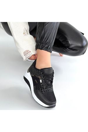 Geja Siyah Cilt Bağcıklı Beyaz Tabanlı Spor Ayakkabı