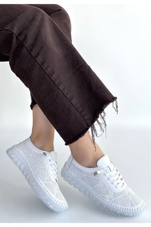 Omma Beyaz Deri Lazerli Bağcıklı Spor Ayakkabı