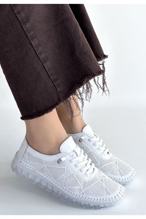 Omma Beyaz Deri Lazerli Bağcıklı Spor Ayakkabı