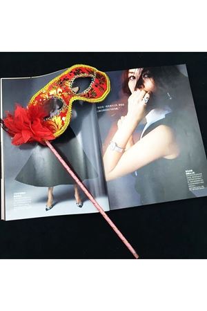 Lüks Taşlı Saplı Balo Maskesi Kırmızı Renk