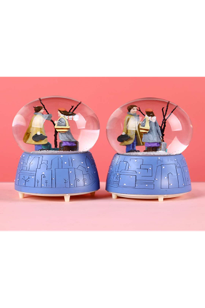 IŞIKLI MÜZIKLI KAR KÜRESI ORTA BOY