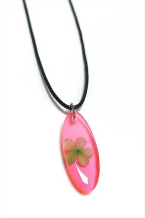 Kartopu Çiçeği Oval Epoksi Kolye - Açık Pembe