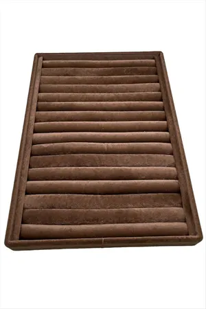 Dik Sosisli Anfora Yüzük Kelepçe Standı 24*34 cm - Kahverengi