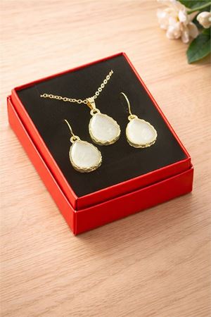 Oval Mineli Kutulu Kolye Set - Krem